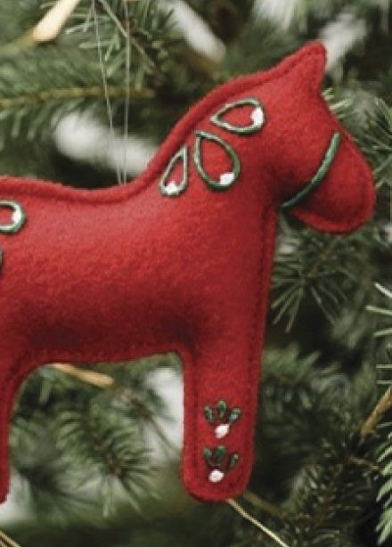 Ходи конем! Делаем елочную игрушку сами. Музейное занятие