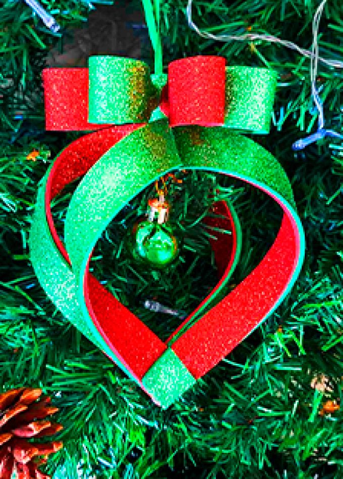 Создание новогодней игрушки в стиле конструктивизма. Мастер-класс