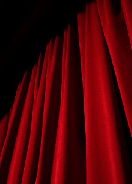 Театральный вечер в Клубной гостиной